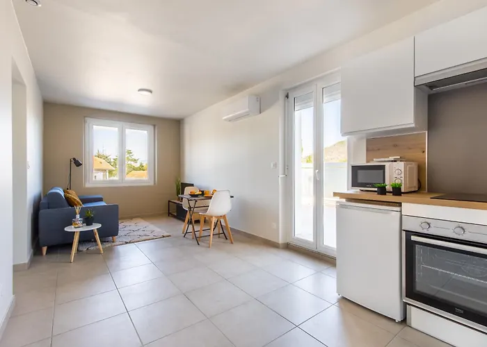 Le Provence Apartment *